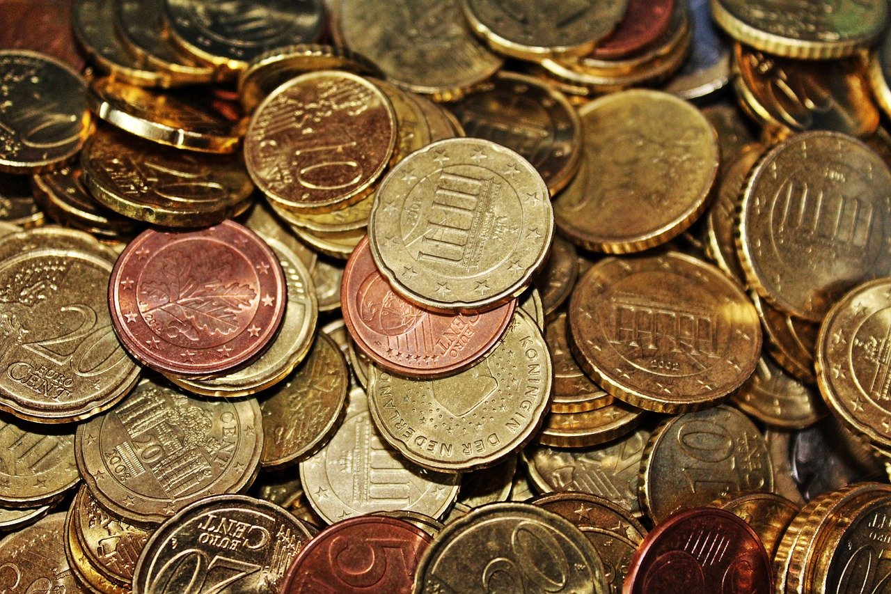 Curva de juros: saiba como ela impacta a economia e os investimentos