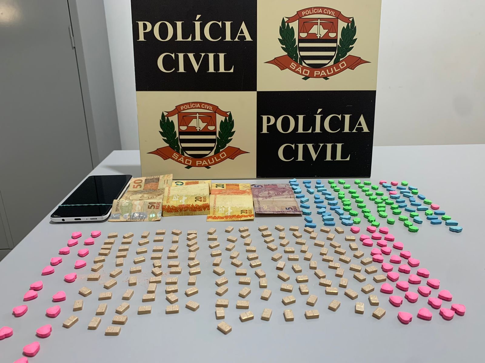 Rapaz é preso por tráfico com 300 comprimidos de ecstasy em Jaci