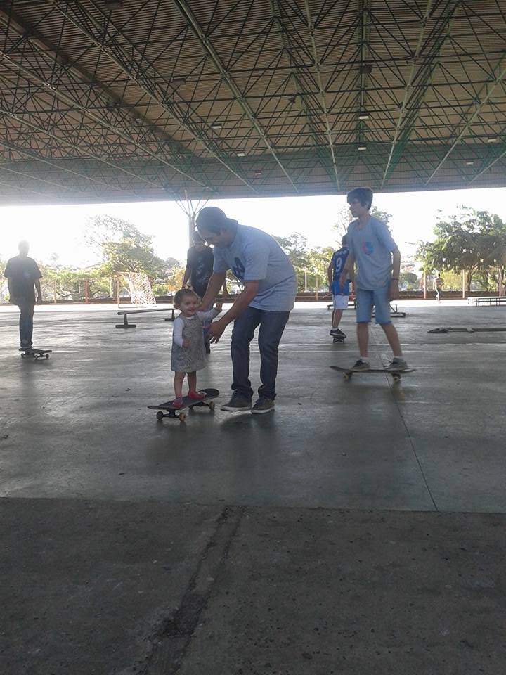 Jovem é transferido para Santa Casa após bater a cabeça enquanto andava de skate em Rio Preto