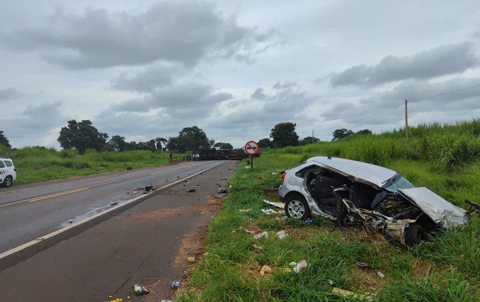 Homem que jogou carro contra caminhão e tentou matar filha e enteada é preso preventivamente