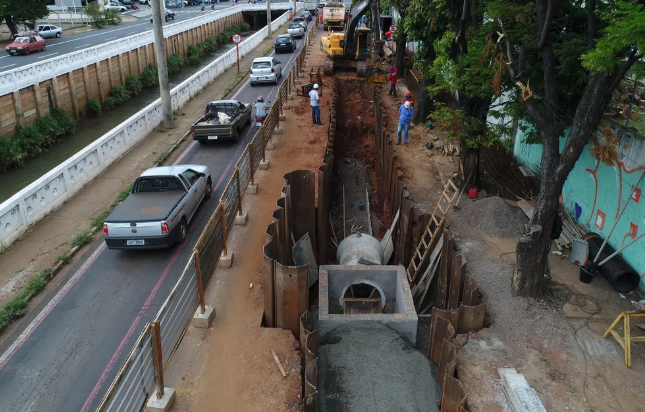 Semae interdita trecho para instalação de um novo interceptor de esgoto na Vila Anchieta