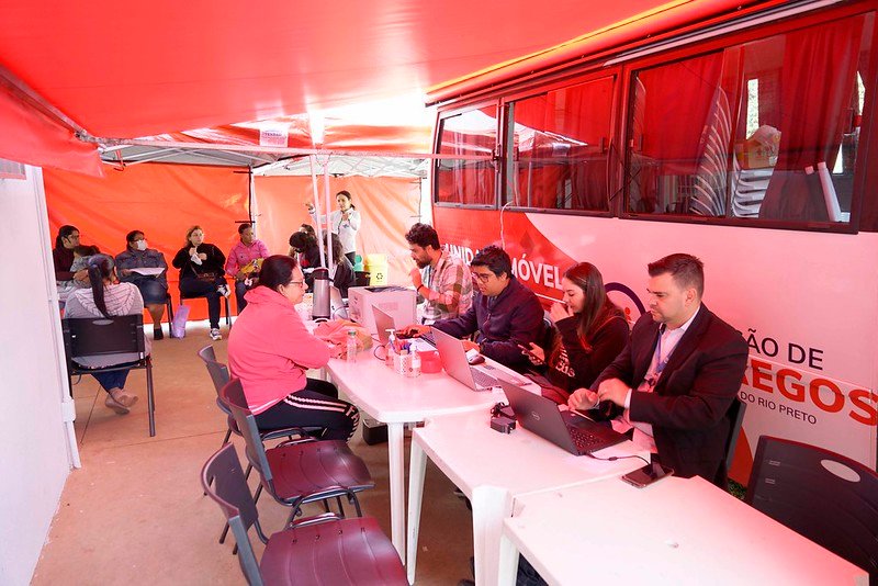 CRAS Novo Mundo recebe Balcão de Empregos Itinerante