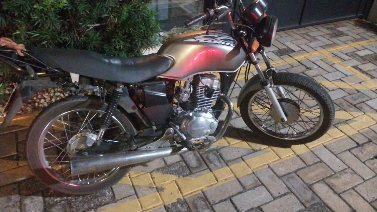 Policiais da ROCAM recuperam moto furtada há quase dois meses em Rio Preto
