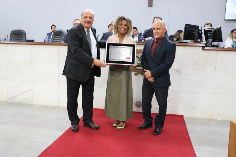 Câmara de Rio Preto presta homenagem à coronel Helena Reis