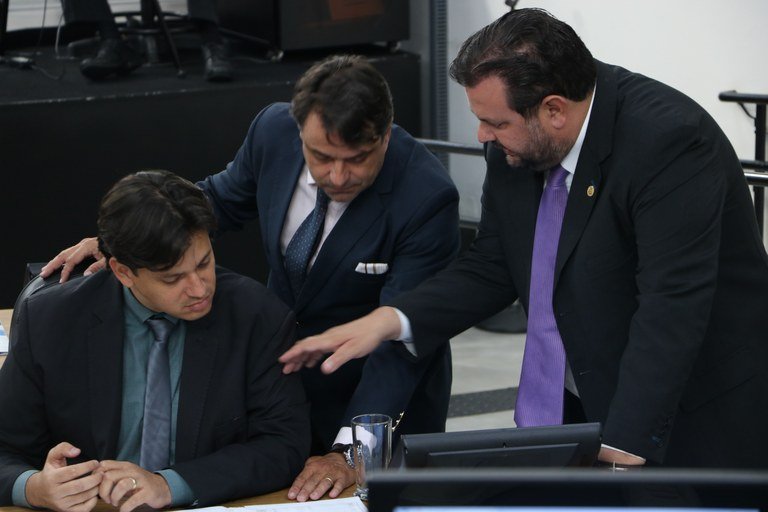 Câmara de Rio Preto aprova instalação de detectores de metais em escolas