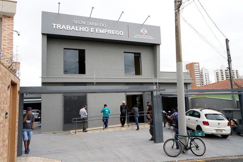 Trabalho de Rio Preto oferece 30 vagas na área da construção civil