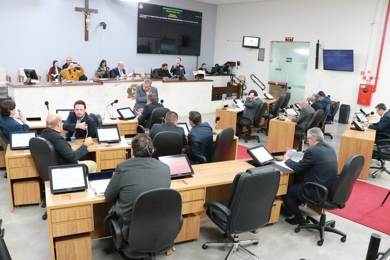 Câmara de Rio Preto recua de PMs armados e detector de metais nas escolas