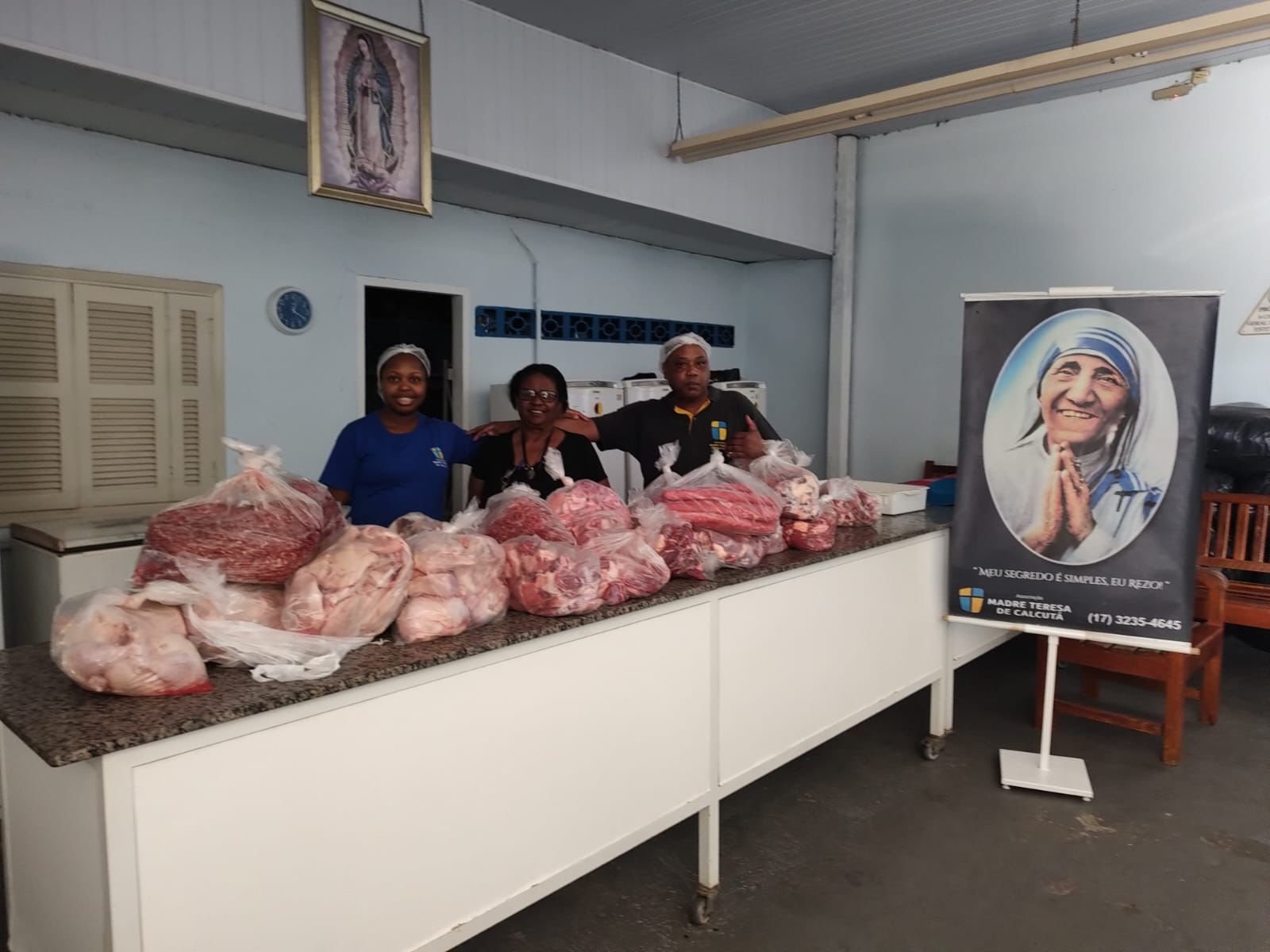 Médicos e OAB entregam doações de alimentos a duas entidades de Rio Preto