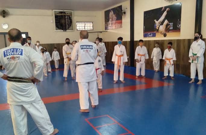 Judocas da Matsumi disputam torneio no projeto Maquininha do Futuro