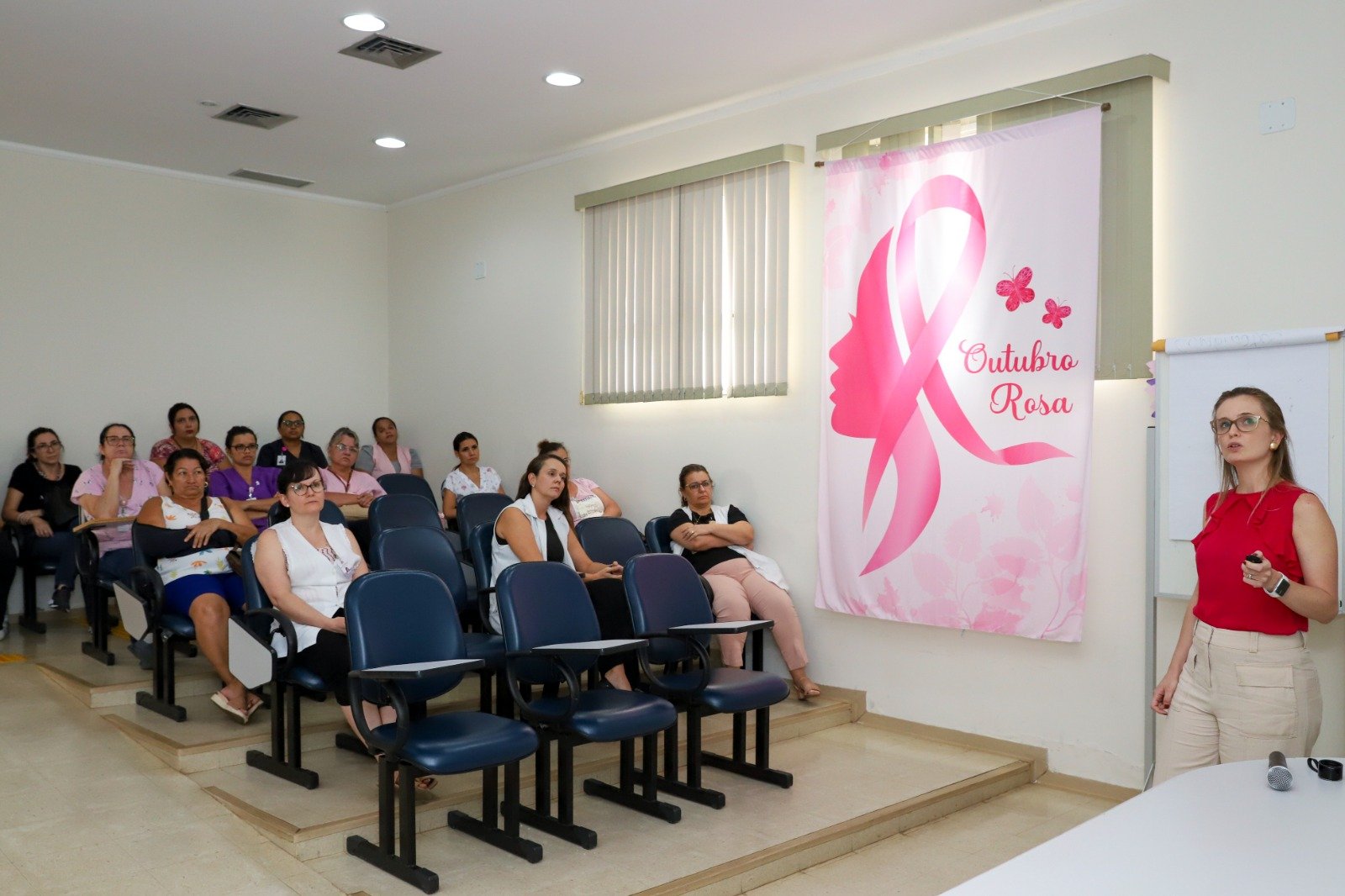 Praça Dom José Marcondes recebe ação da campanha Outubro Rosa