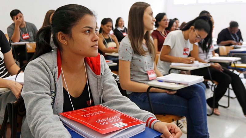 Trabalho de Rio Preto oferece 136 vagas em programa de estágios