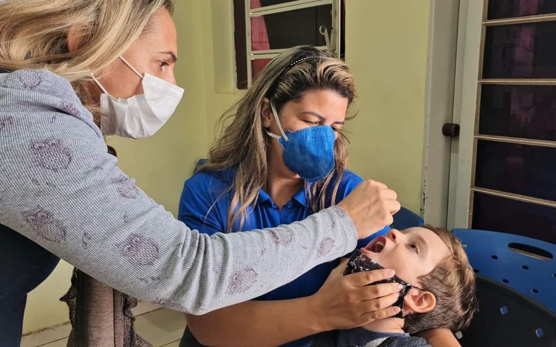 Campanha de vacinação contra a pólio começa na segunda em Rio Preto