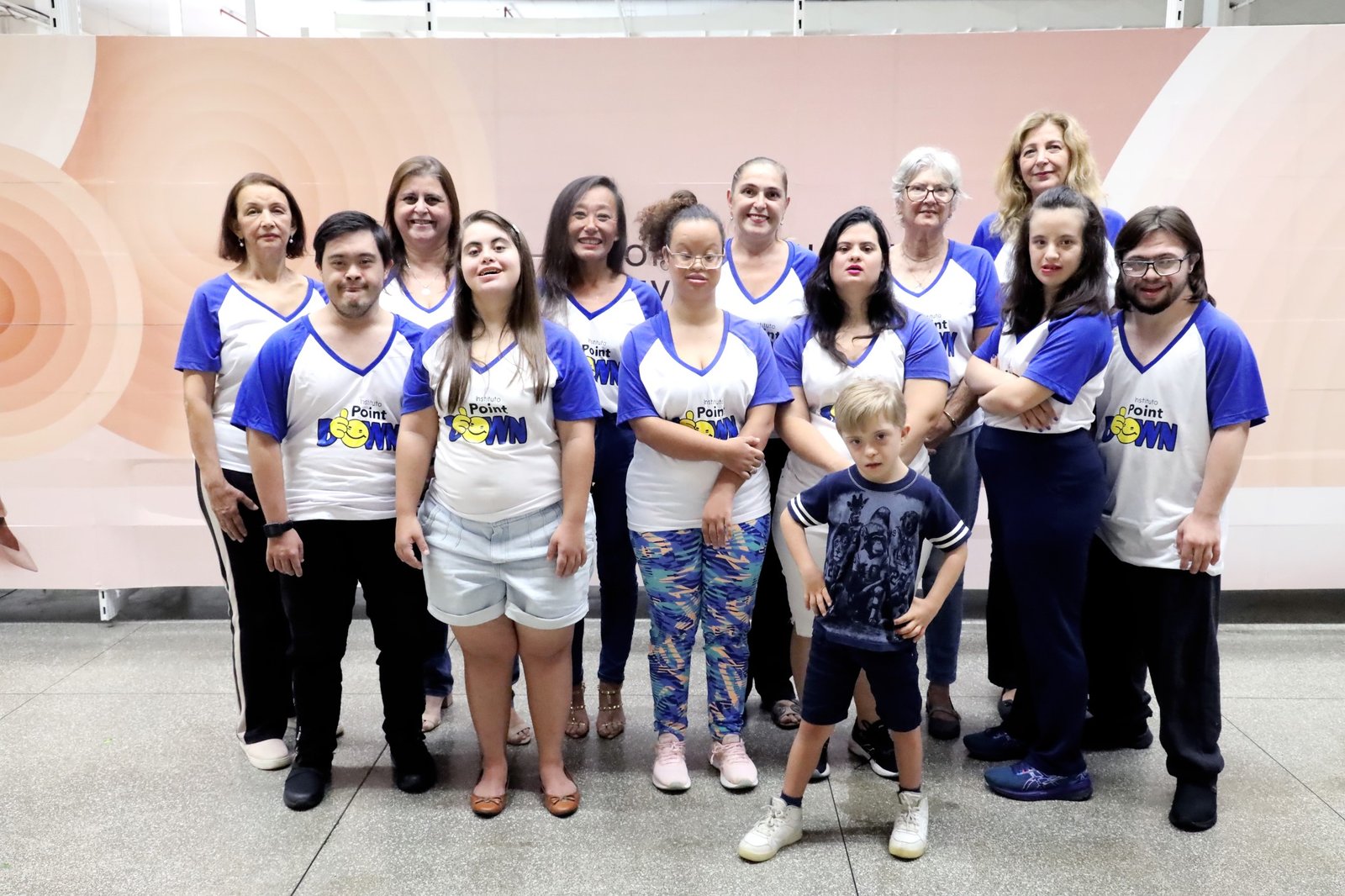 Exposição fotográfica no Riopreto Shopping retrata os ciclos da solidariedade