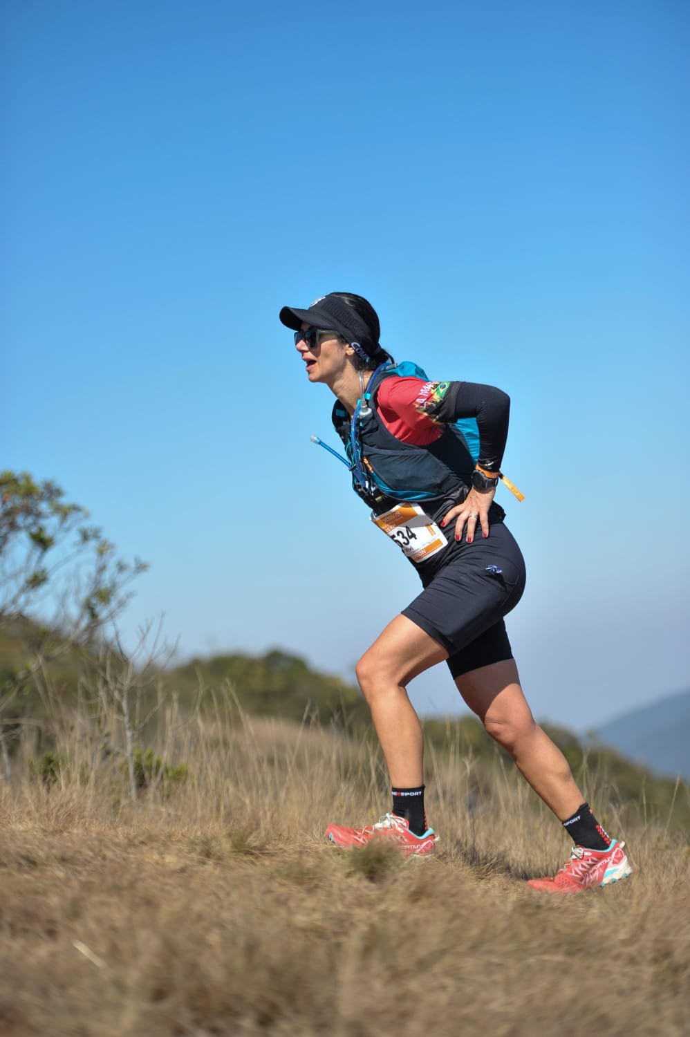 Rio-pretense é campeã de prova de corrida de trekking de montanha, em Minas