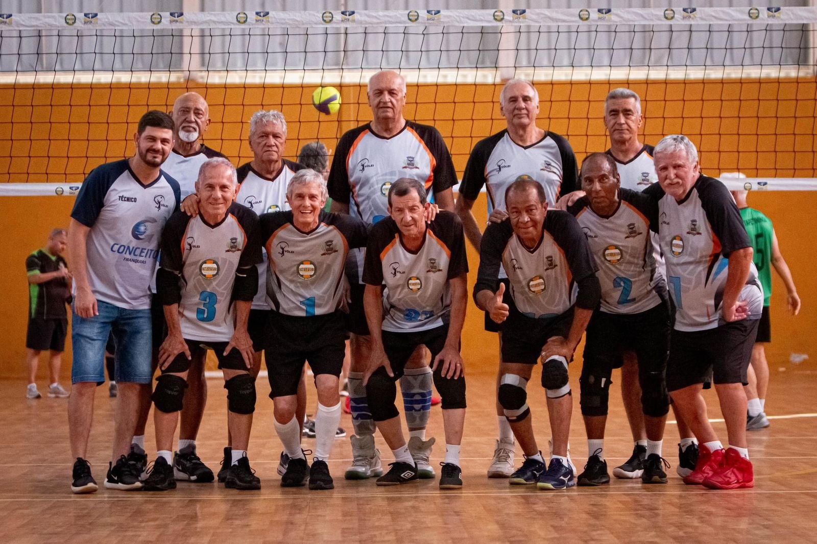 Atletas da Terceira Idade de Rio Preto disputam final do Vôlei Adaptado