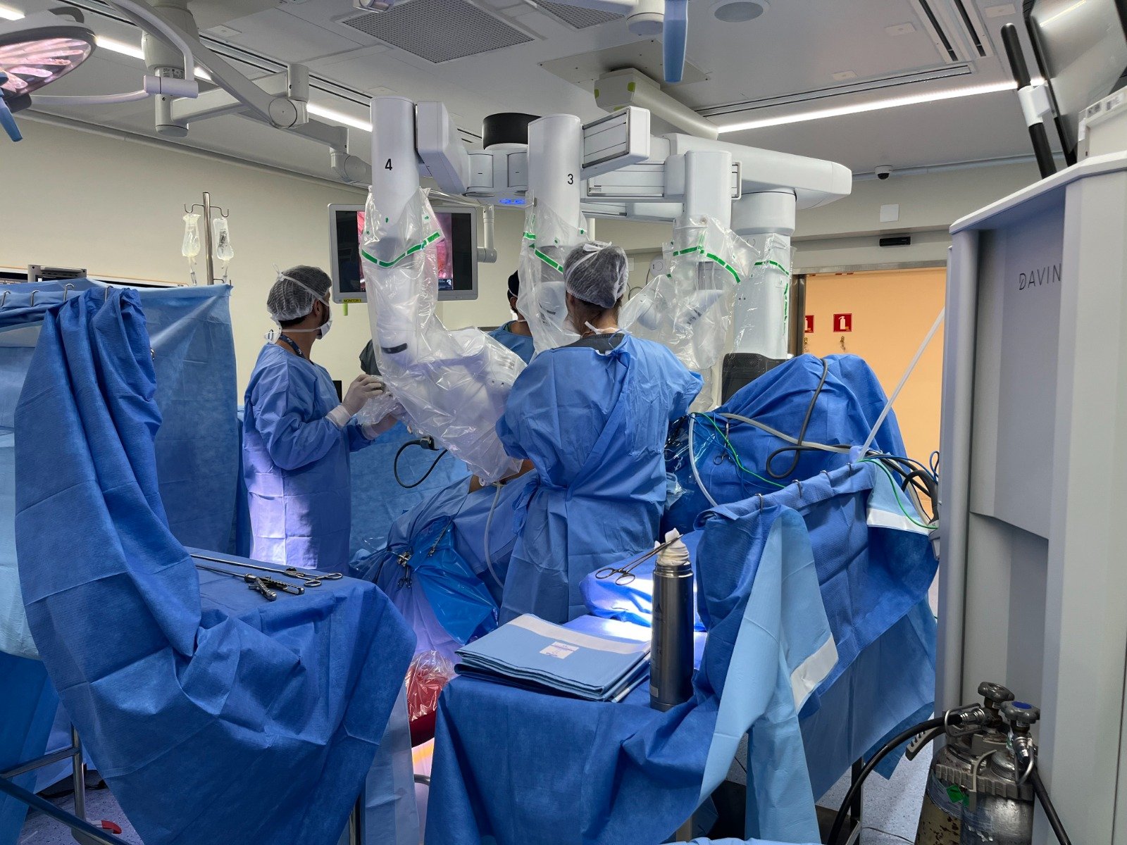 HB de Rio  Preto encerra o Novembro Azul realizando seis cirurgias robóticas de próstata em pacientes do SUS