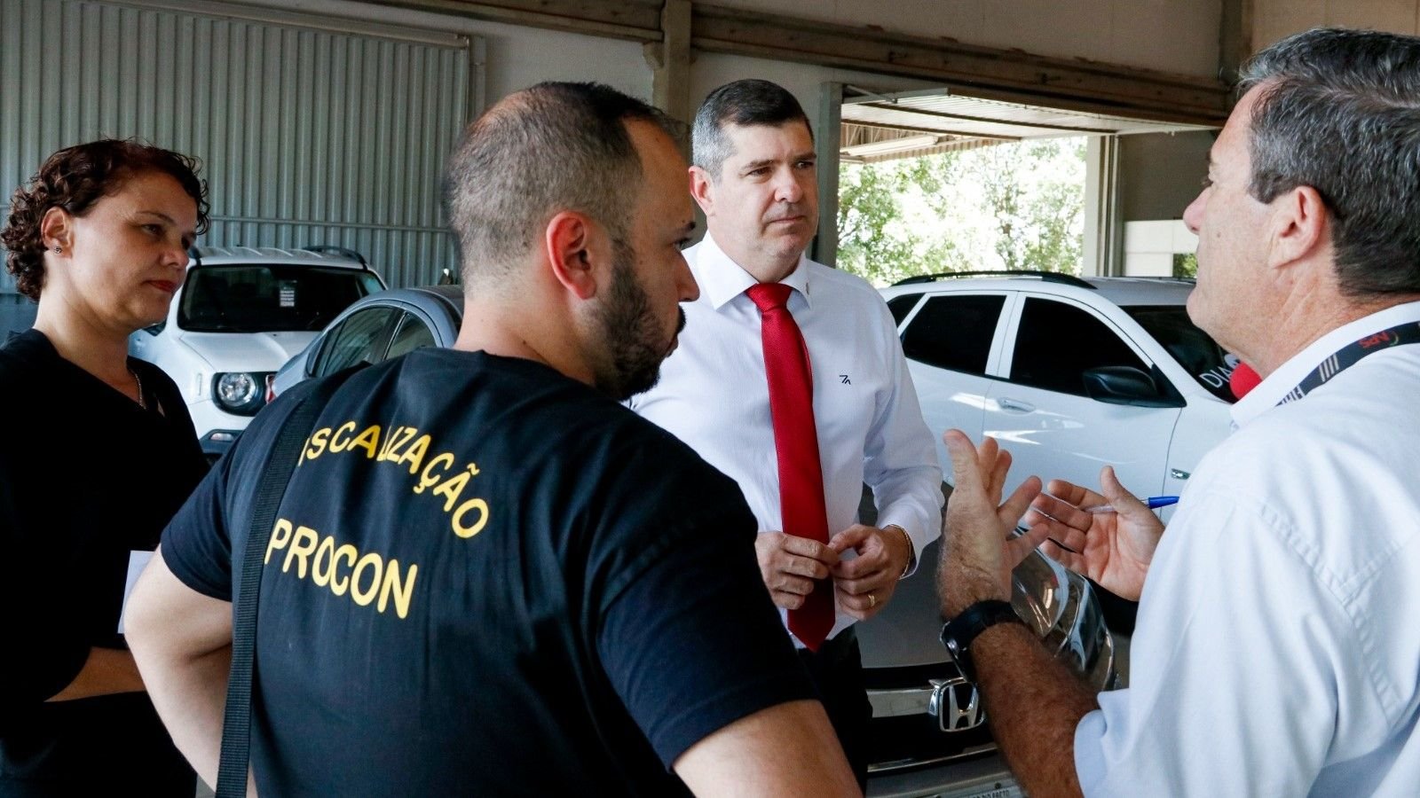 Procon de Rio Preto promove ação de orientação a concessionárias e revendas de veículos