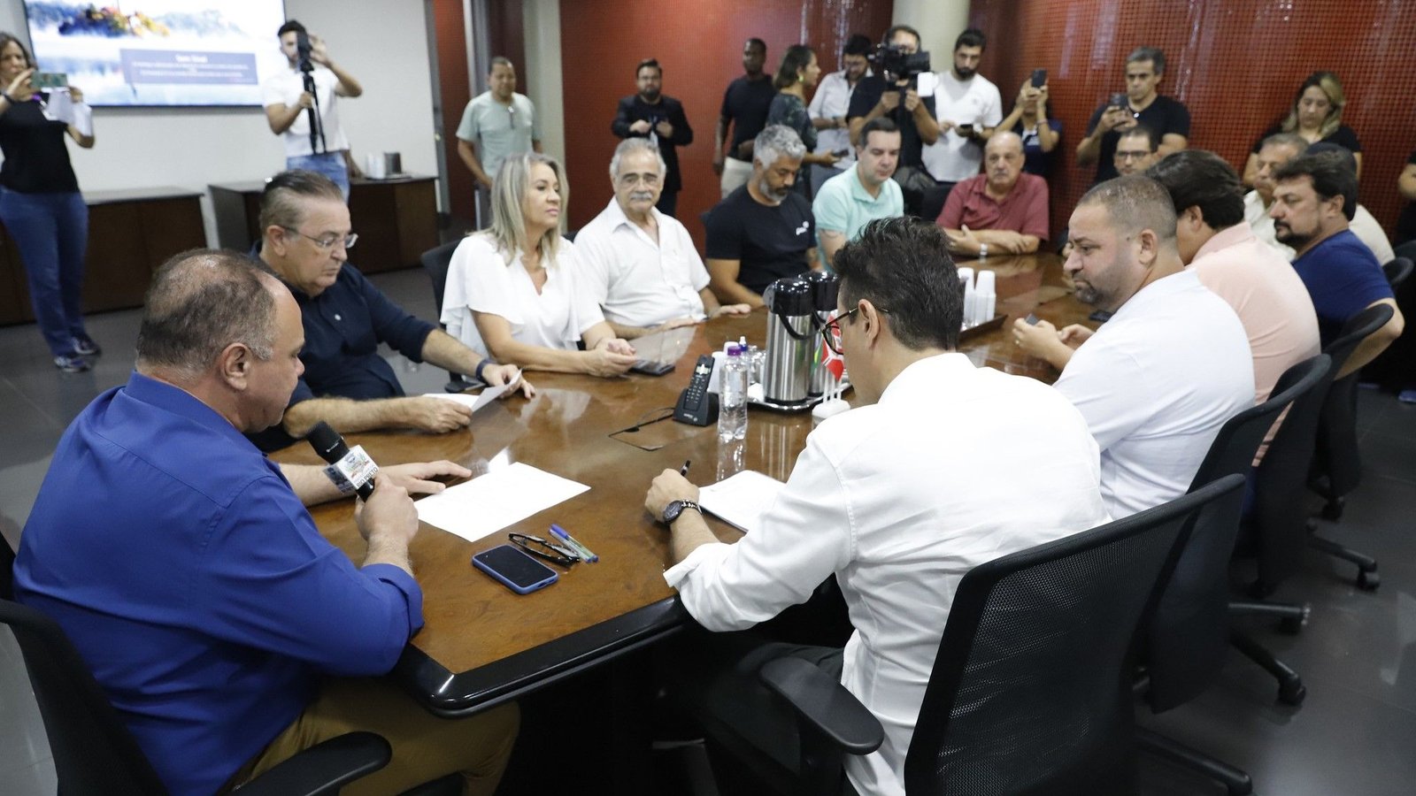 Deputado Motta destina R$955 mil para iluminação de três campos de futebol em Rio Preto