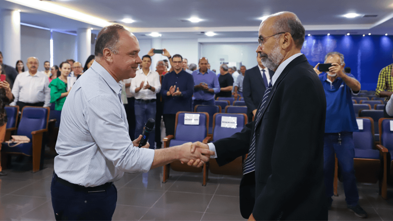 Ex-promotor José Heitor é empossado como secretário de Serviços Gerais