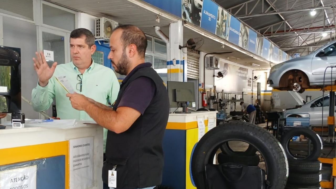 Procon de Rio Preto autua loja de pneus após denúncias de consumidores