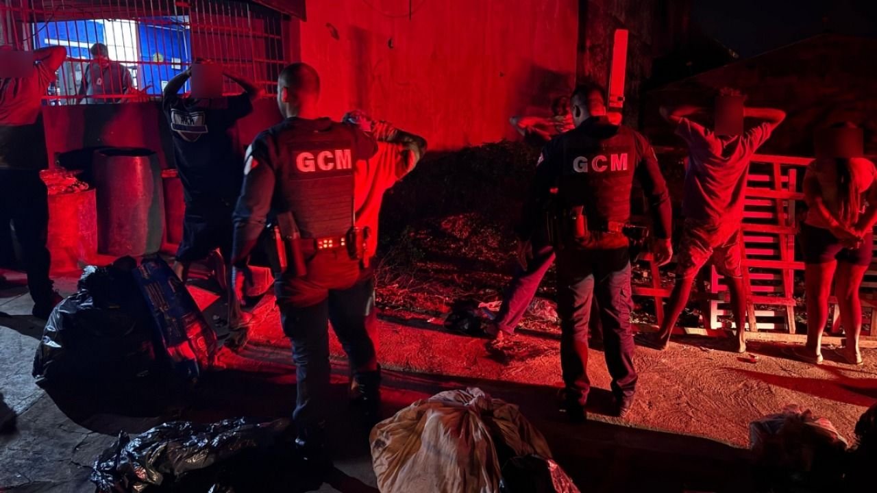 Operação Centro Seguro prende foragidos, fiscaliza comércios e aborda mais de 100