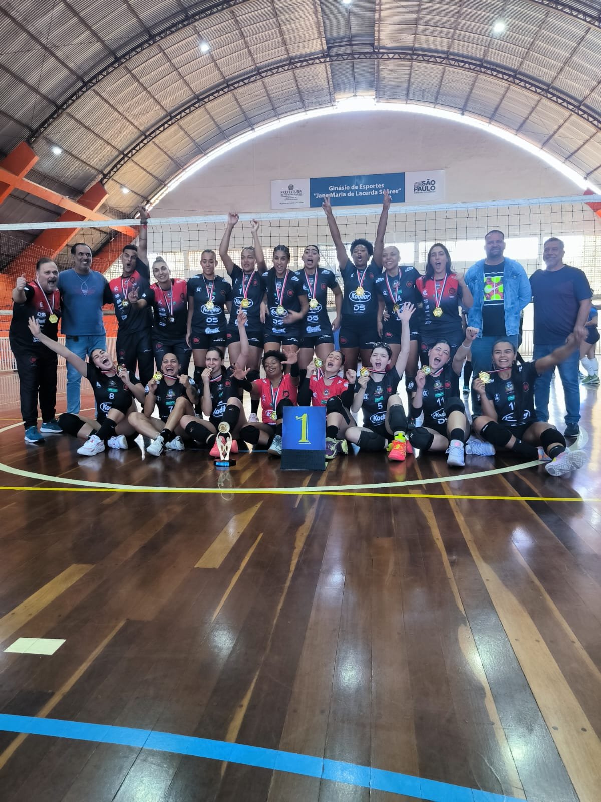 Vôlei feminino de Rio Preto atropela Santa Fé do Sul e leva o título nos Jogos Regionais