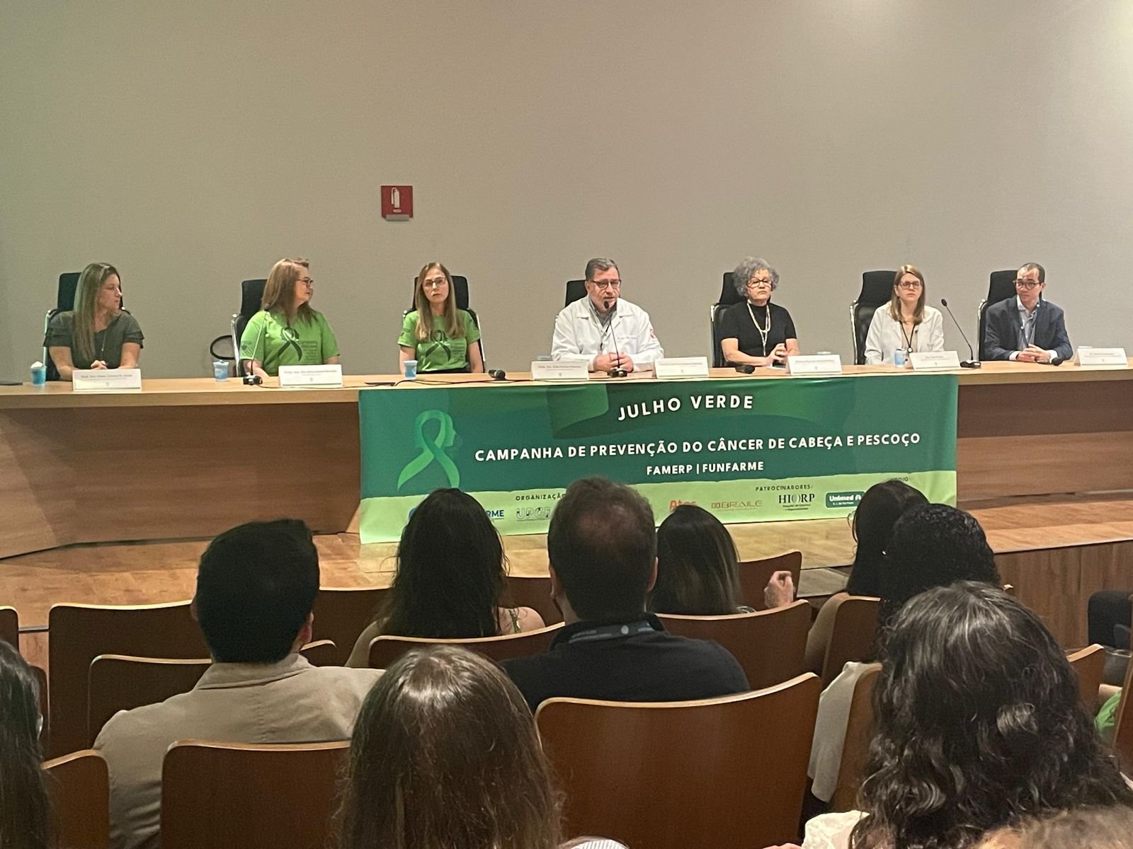 Famerp promove ação de conscientização sobre câncer de cabeça e pescoço