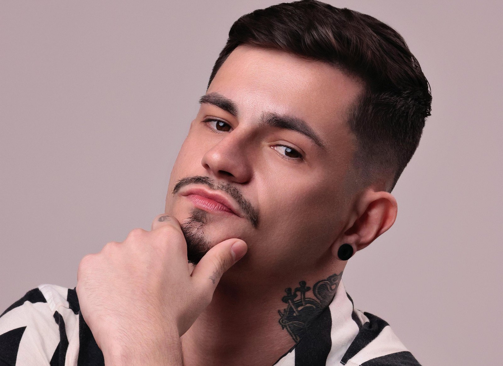 Dançarino Celso Carlessi se apresenta neste fim de semana em Rio Preto
