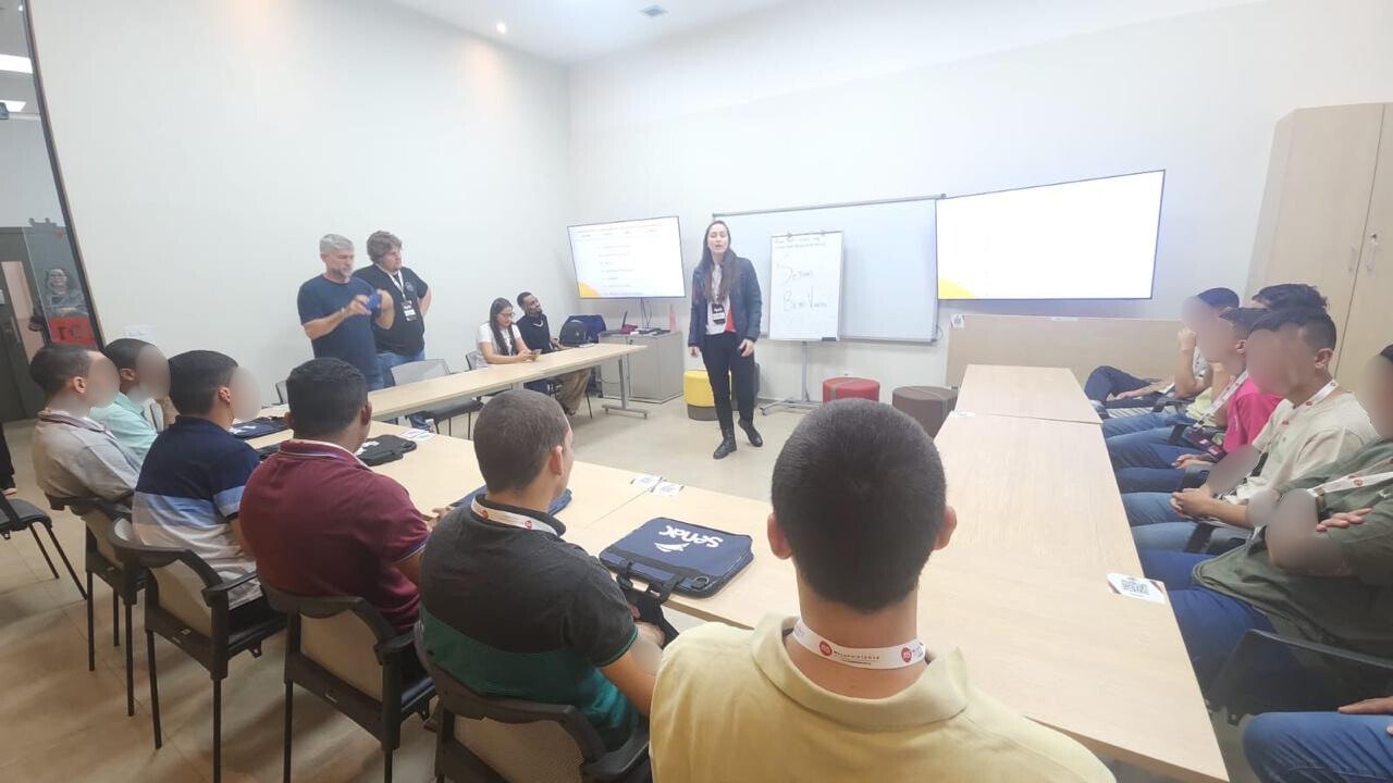 Internos da Fundação CASA de Rio Preto participam de aulas de tecnologia da informação