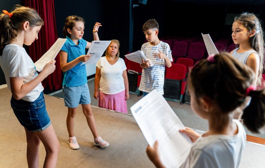 Estão abertas as inscrições para o curso gratuito de iniciação teatral no Sesi Rio Preto