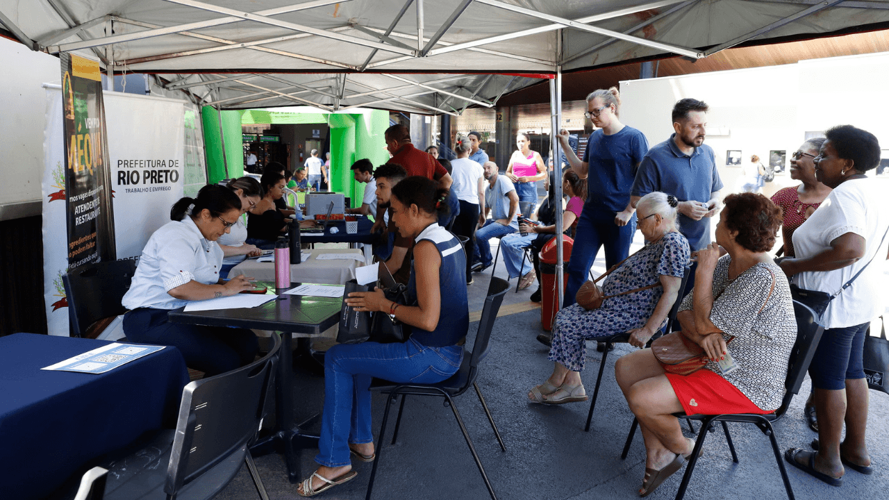 Balcão de empregos da prefeitura oferece 2,3 mil vagas nesta segunda