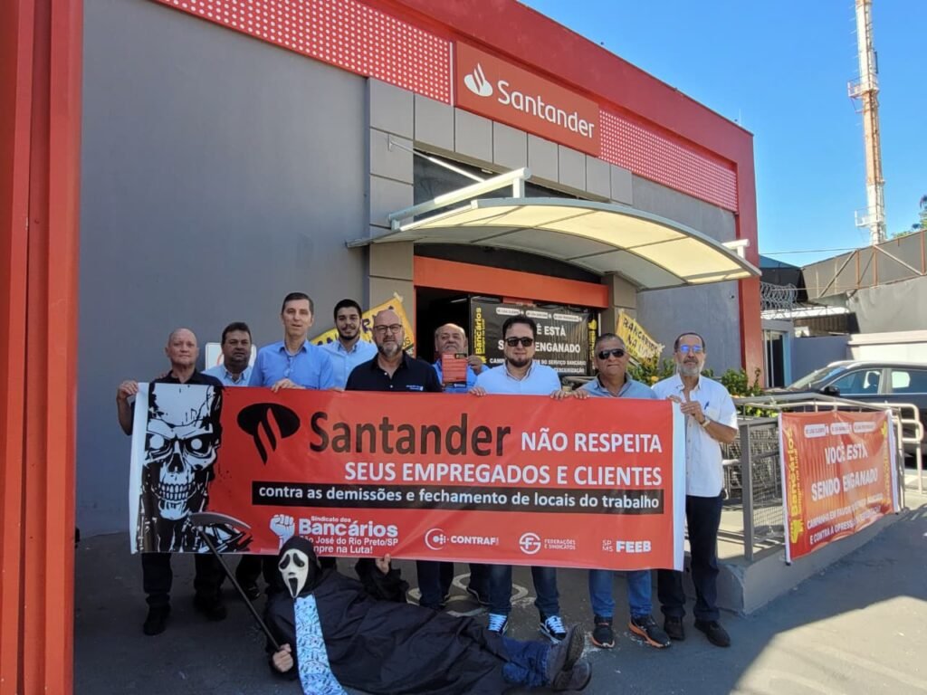 Sindicato dos bancários protesta contra fechamento de agência em Rio Preto