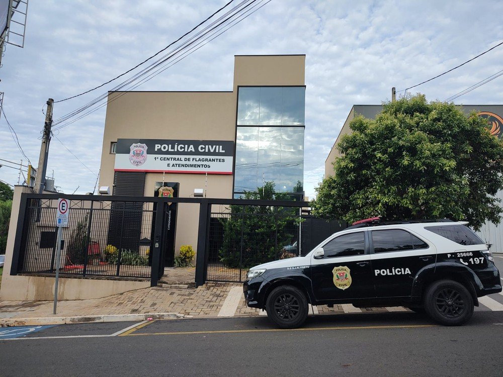 Homem é preso por suspeita de danificar viatura dos bombeiros
