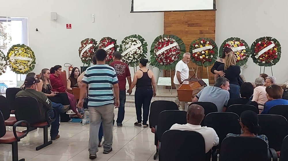 Corpos de amigos mortos no PR são enterrados em Rio Preto e Olímpia
