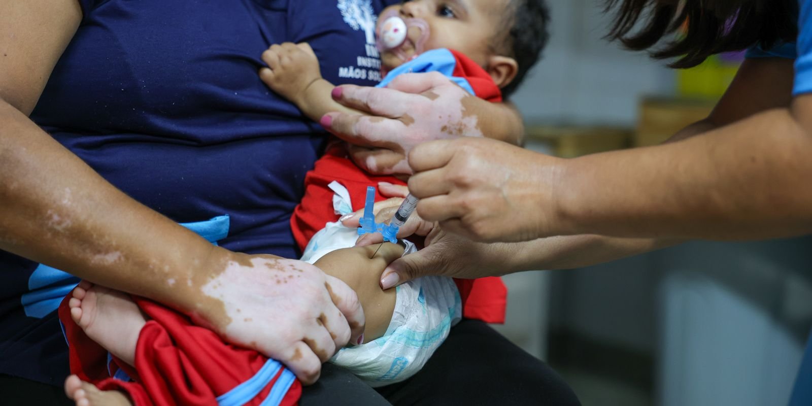 Coqueluche Dispara no Brasil: Casos Aumentam 1200%, Internações e Mortes Preocupam