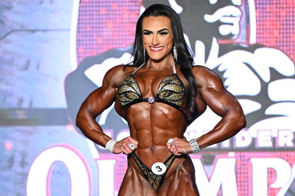 Olympia 2025: Natalia Coelho Retoma Coroa no Women’s Physique