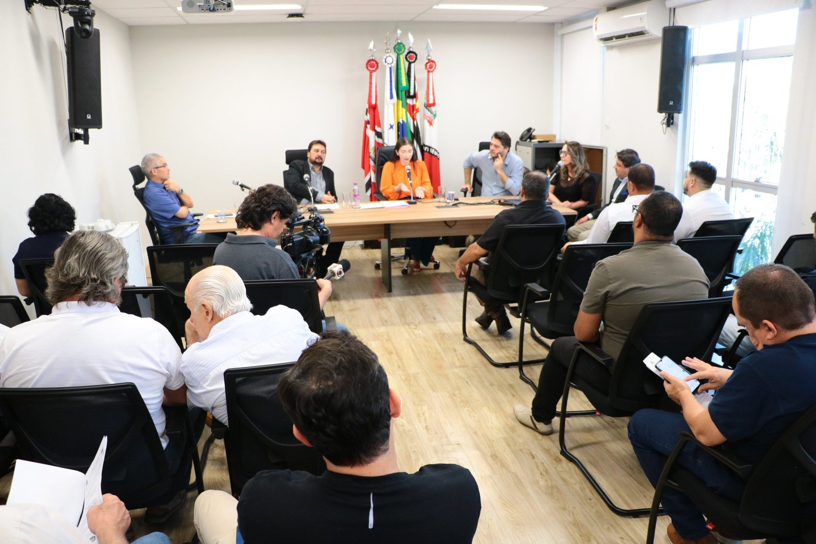 Audiência debate projetos que alteram regras para postos de combustíveis