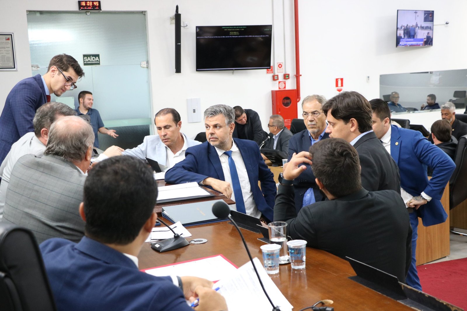 Vereadores definem os valores do orçamento para os próximos quatro anos em Rio Preto