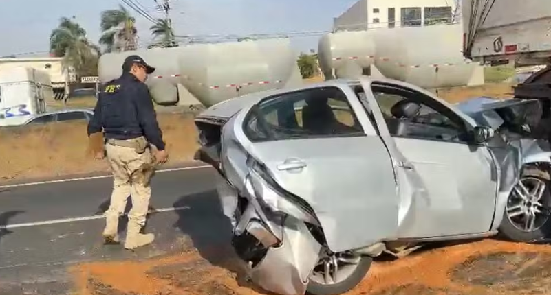 Engavetamento mata passageira na BR-153 em Rio Preto