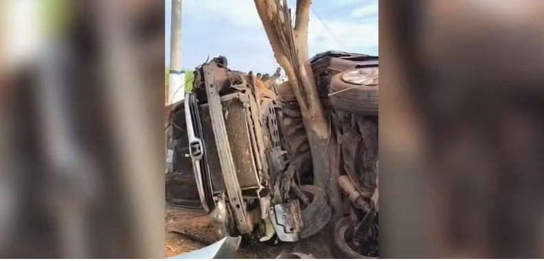 Adolescentes assaltam motorista de app e batem carro durante fuga em José Bonifácio