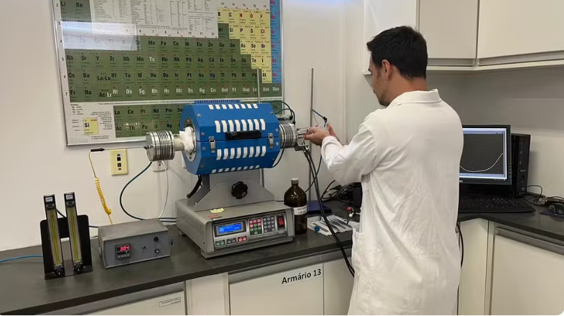 Professor da Unesp de Rio Preto desenvolve sensor para identificar metanol em bebidas contaminadas