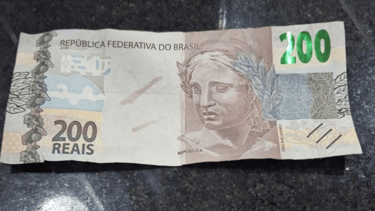Homem é detido tentando passar nota falsa em comércio de Rio Preto