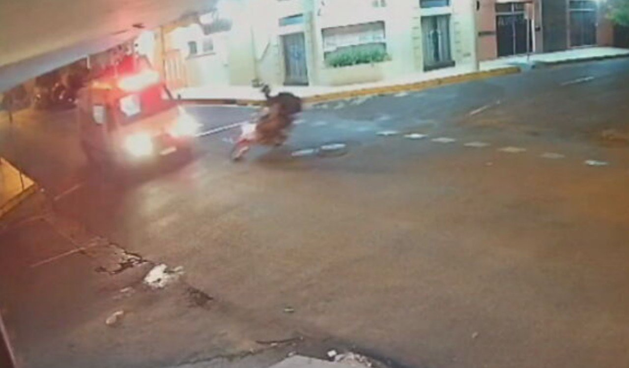 Motociclista em Estado Grave Após Colisão com Ambulância em Birigui