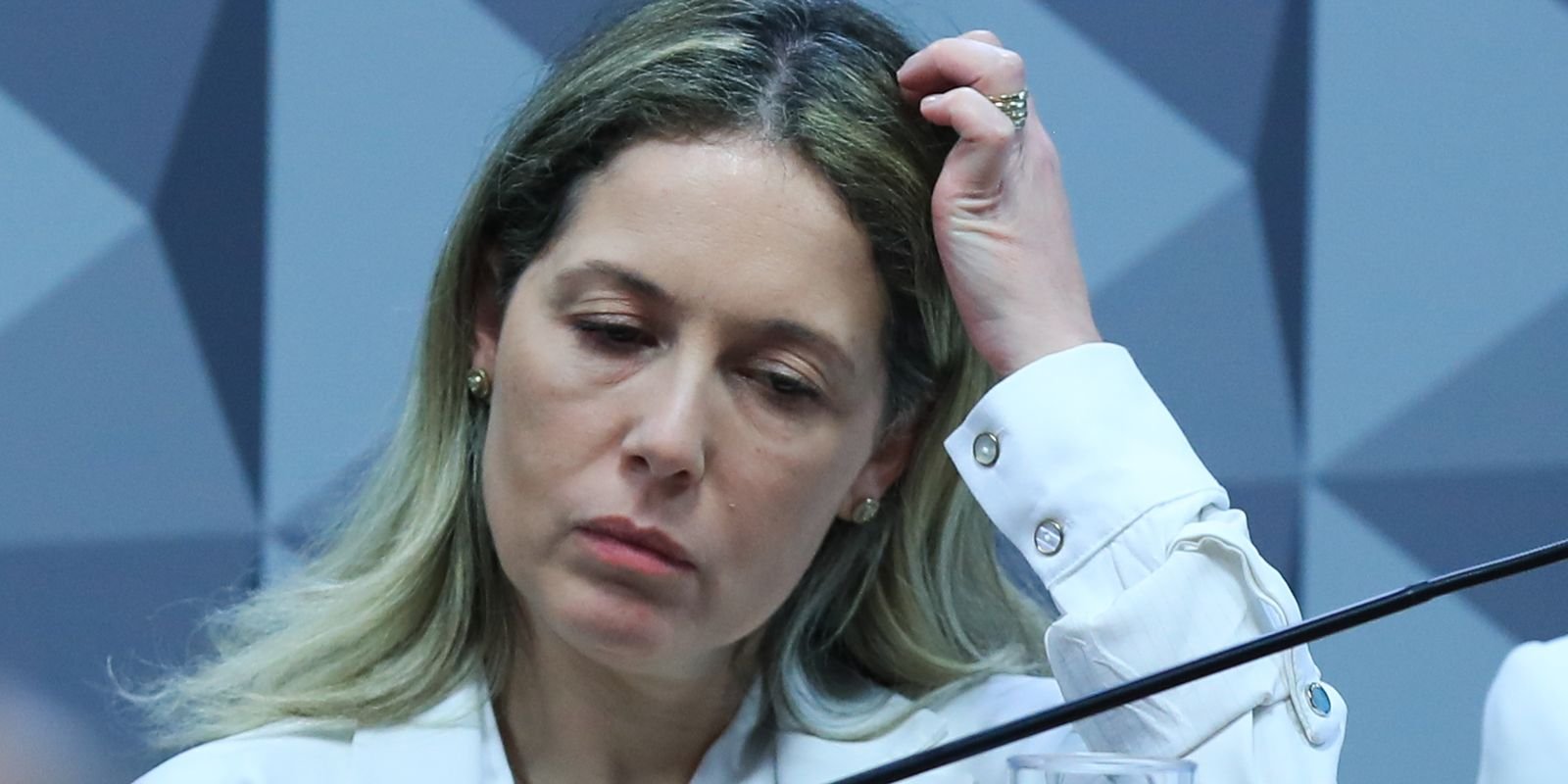 Esposa de Ex-Procurador do INSS Silencia em CPMI sobre Desvio de Recursos