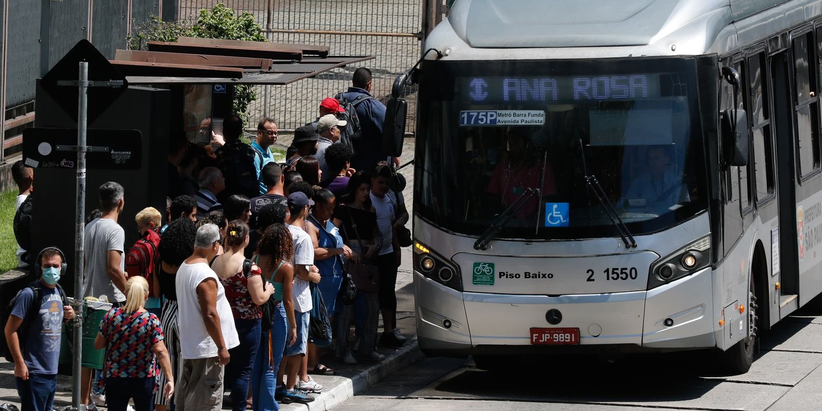 Serviços Brasileiros Mantêm Ascensão: Crescimento de 0,6% em Setembro Impulsiona Otimismo