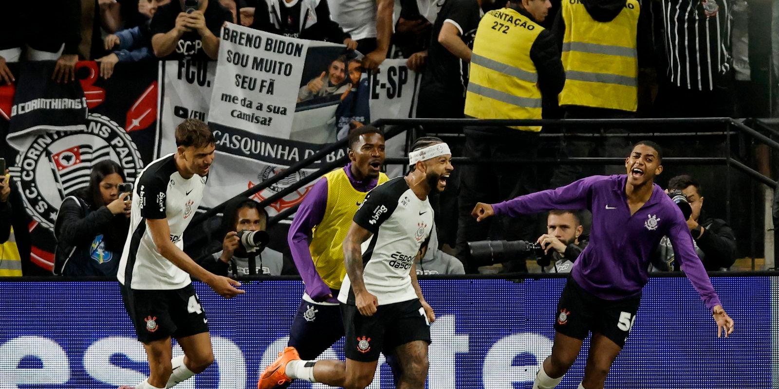 Depay e Yuri Alberto Brilham e Corinthians Supera São Paulo em Clássico