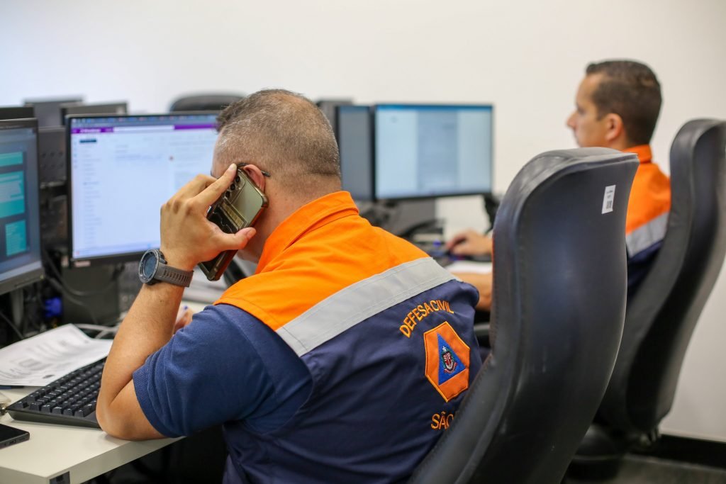 Defesa Civil envia alerta aos celulares sobre chegada do ciclone extratropical no estado
