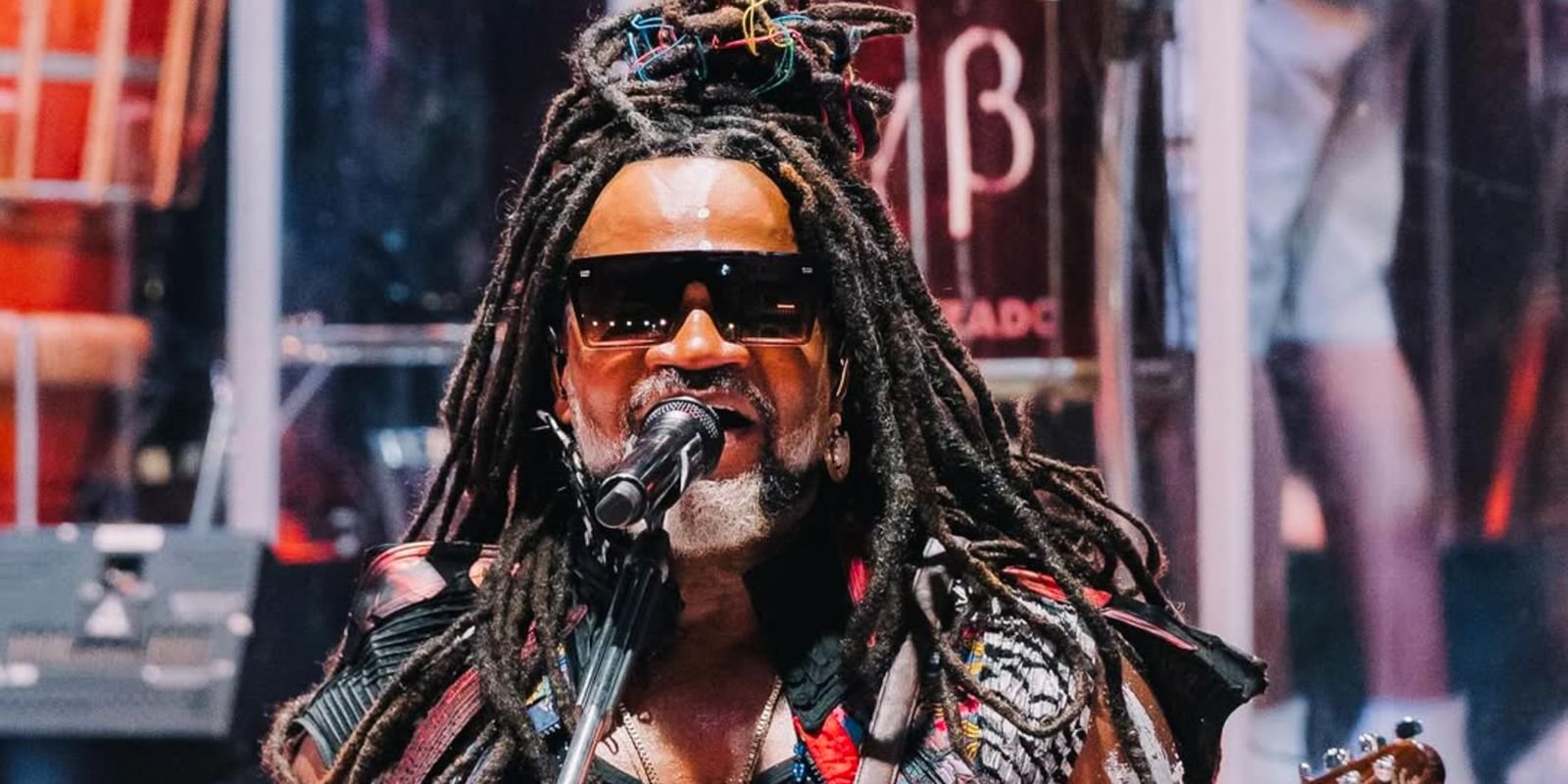 Rádio Nacional celebra a trajetória musical de Carlinhos Brown em especial