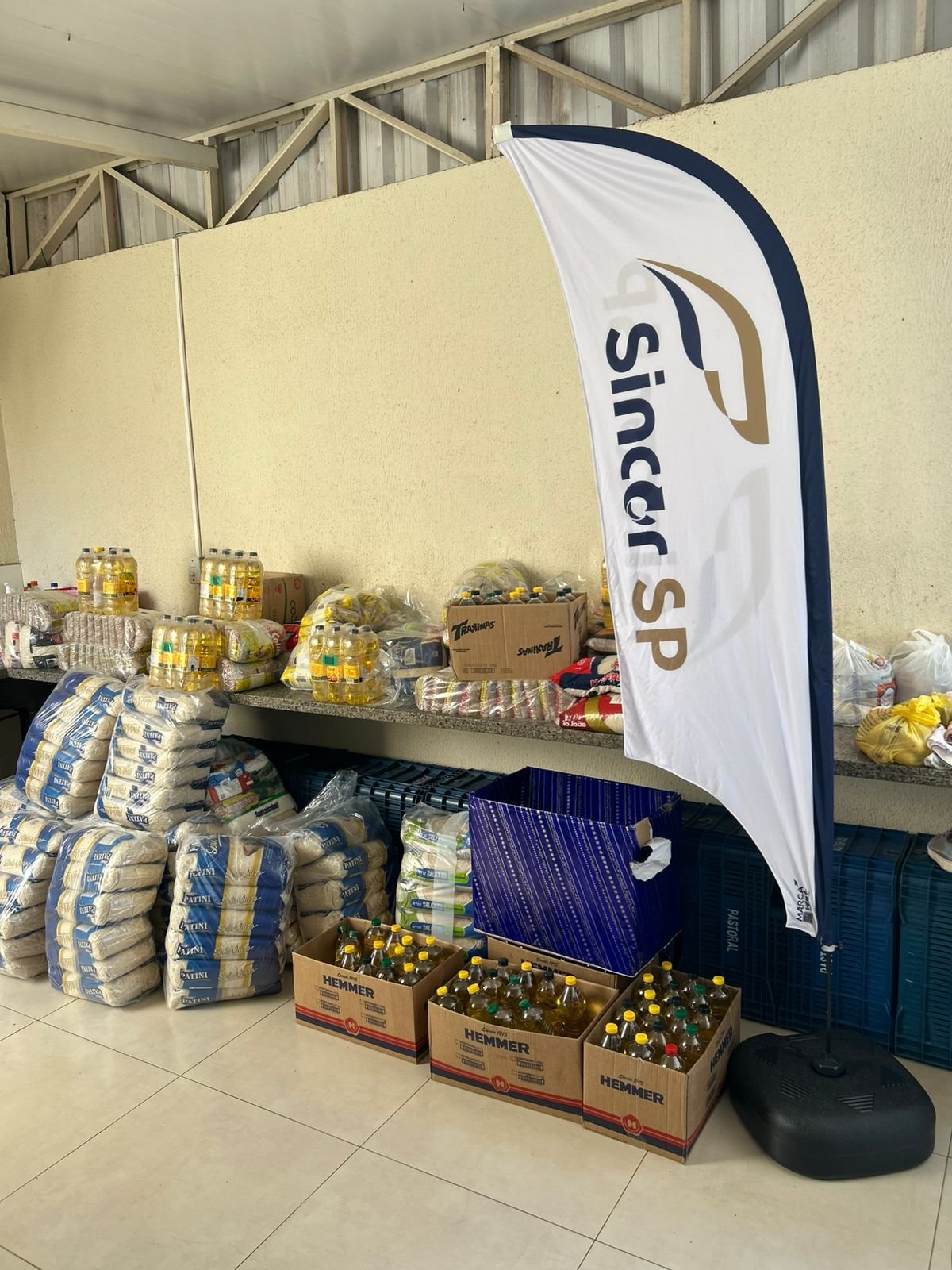 Sincor-SP e Correrp entregam mais de uma tonelada e meia de alimentos para entidades de Rio Preto