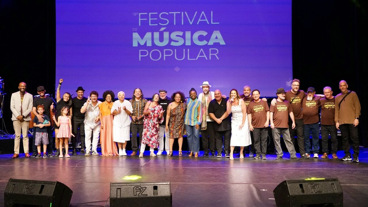 Luís Dillah, de Rio Preto, vence o Festival de Música Popular